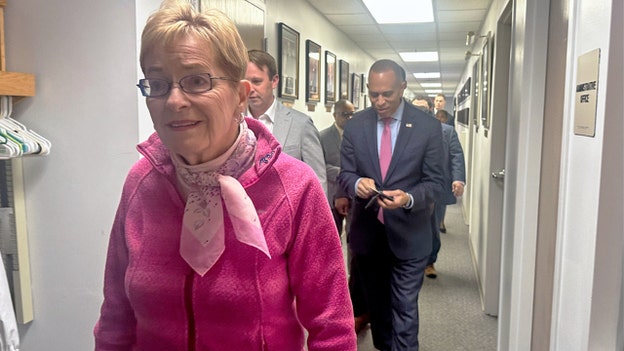 Jeffries says Democrats have momentum in fight for House majority