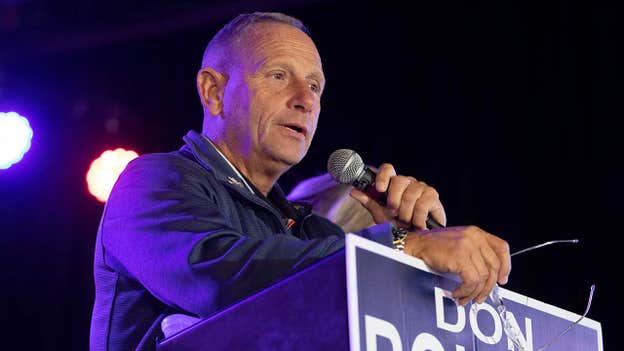 Former GOP candidate backs Dem in New Hampshire Senate race