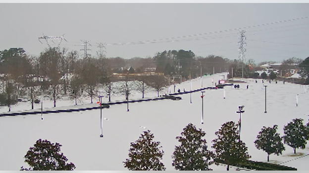 Snow stacking up in Memphis, Tennessee with more on the way