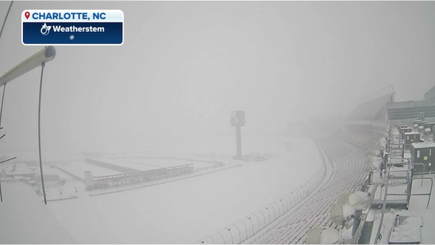 Heavy snow hammering Charlotte, North Carolina