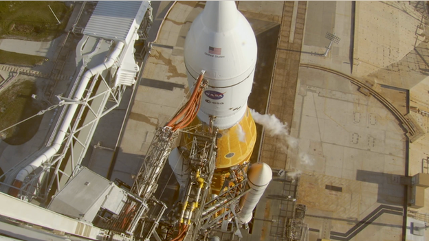 Crew Access Arm retracts as Artemis II nears liftoff