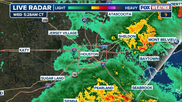 Tropical downpours move into Houston metro for morning commute