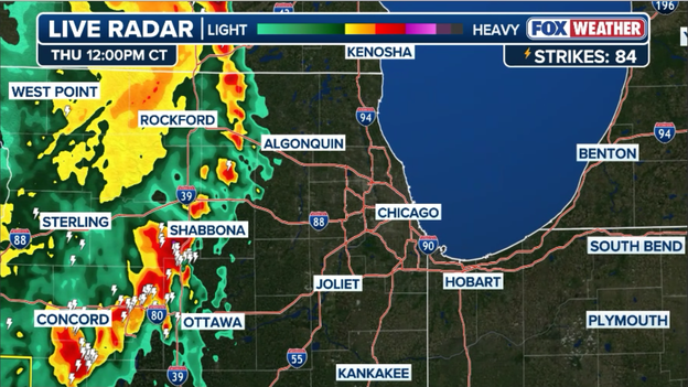 Strong storms closing in on Chicago's Magnificent Mile