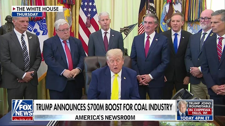 Trump anuncia un plan de 700 millones de dólares para impulsar la industria del carbón
