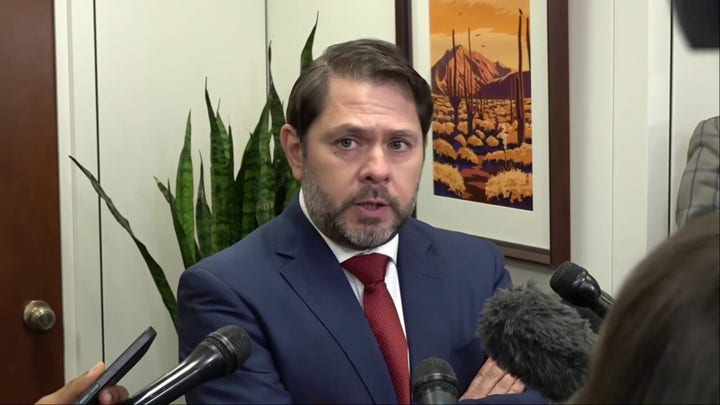 Gallego dice que su amistad con Swalwell, que está en el punto de mira, «le nubló el juicio»