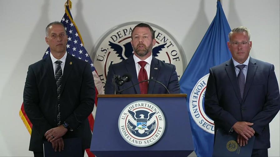 DHS Secretary Mullin takes aim at Hochul, Mamdani over immigration enforcement