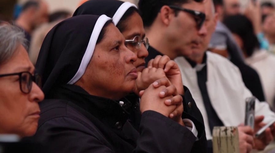Mourners gather in Rome to honor Pope Francis after his death