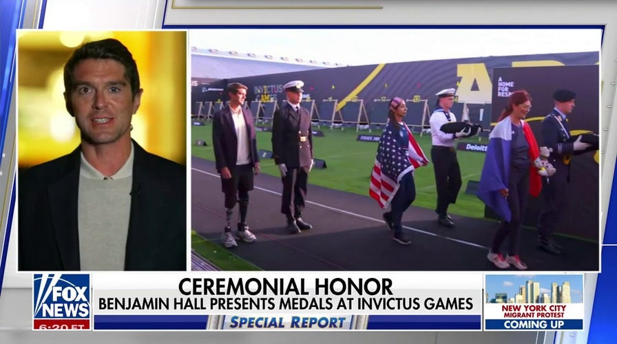 Benjamin Hall presents medals at Invictus Games