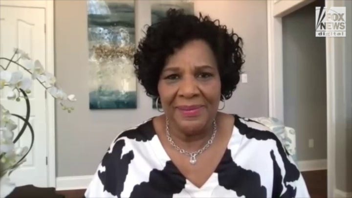 Alice Marie Johnson spreads message of hope and faith after visiting prison for the first time since her release