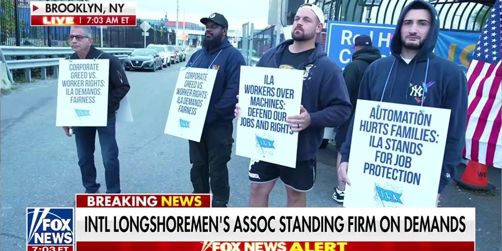 image Striking Brooklyn dockworkers barred from speaking to press