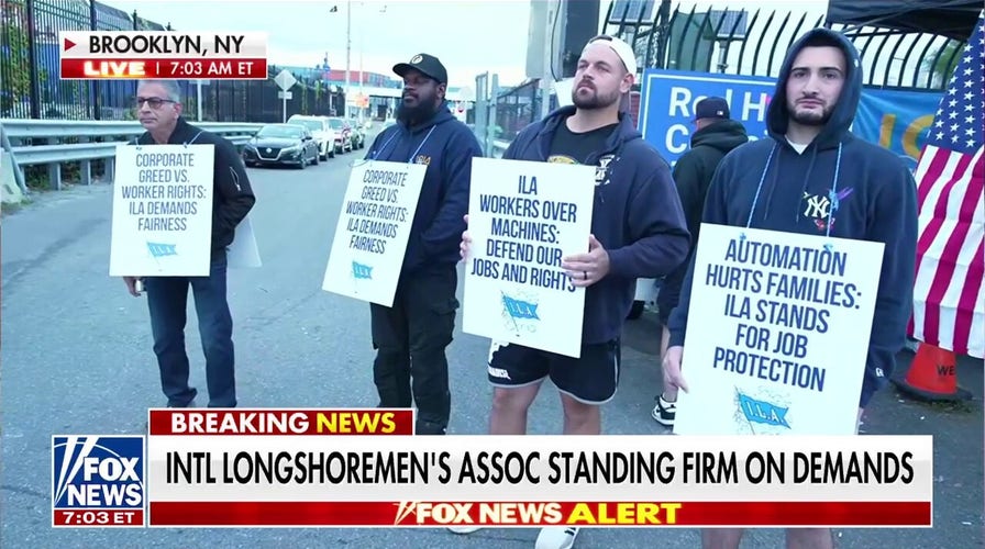 Striking Brooklyn dockworkers barred from speaking to press
