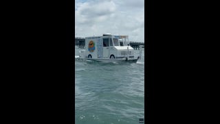 Floating ice cream truck turns heads while serving treats on Florida bay