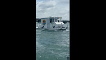 Floating ice cream truck turns heads while serving treats on Florida bay