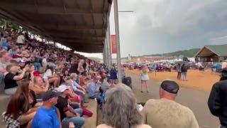 Virginia La gobernadora demócrata Spanberger, abucheada en la Old Fiddlers' Convention