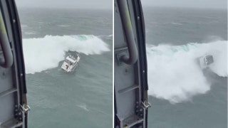 Coast Guard rescues wanted man seconds before massive wave capsizes boat - Fox News