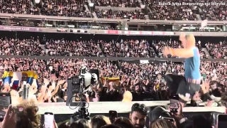 Coldplay's Chris Martin falls through trapdoor - Fox News