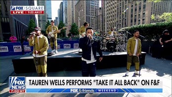  Tauren Wells performs 'Take It All Back'