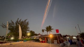 Debris from SpaceX Starship streaks through the sky - Fox News
