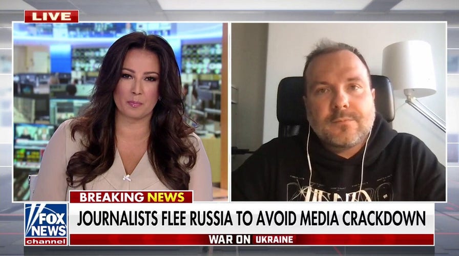 Editors urge journalists to flee Russia to avoid media crackdown