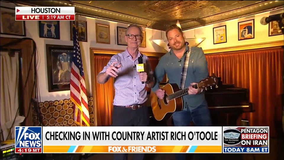 Country artist Rich O’Toole joins ‘Fox & Friends’ in Houston