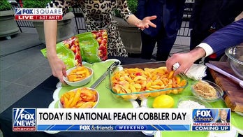 ‘Fox & Friends Weekend’ co-hosts make a peach cobbler