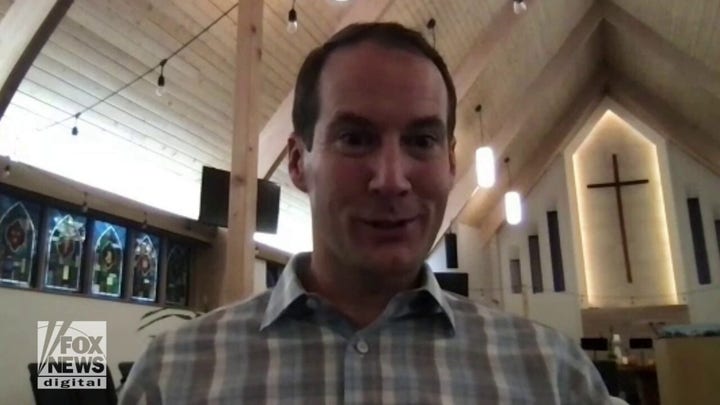 Pastor Jay Cooper says he was not impressed after using AI to create church service 