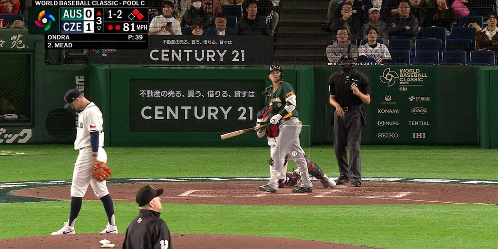 Curtis Mead crushes three-run home, giving Australia the lead over Czechia
