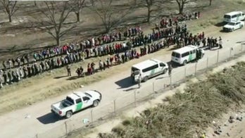Migrant crossings surge at US southern border despite Title 42 remaining