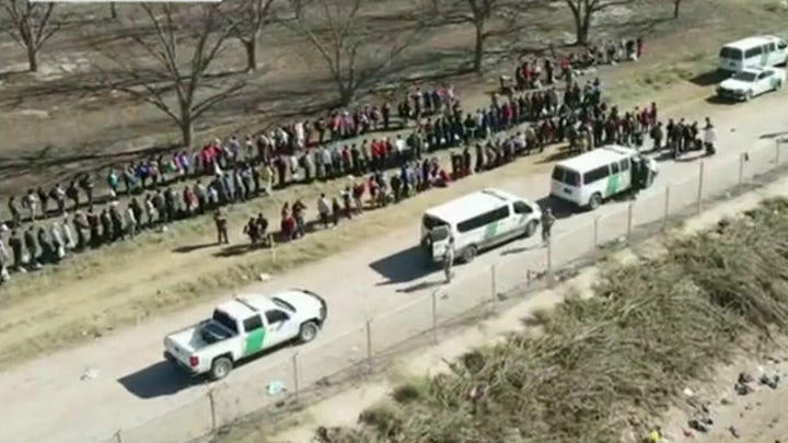Migrant crossings surge at US southern border despite Title 42 remaining