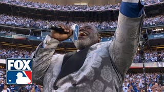 Keith Williams Jr. & Rufus Wainwright perform National Anthems ahead of World Series Game 5