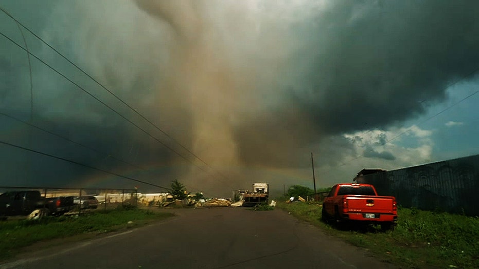 Deadly tornado in Oklahoma seen up close as it tears through buildings