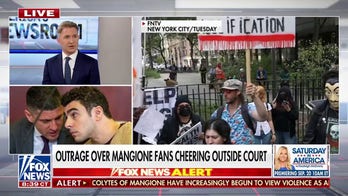 Outrage as crowd cheers for Luigi Mangione outside courthouse