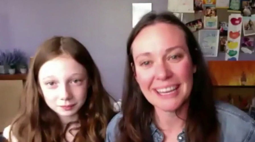 Restaurant arranges surprise Mother's Day reunions