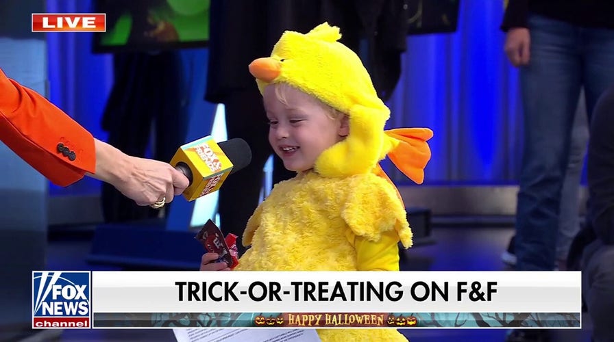 'Fox & Friends' hosts annual Halloween costume parade