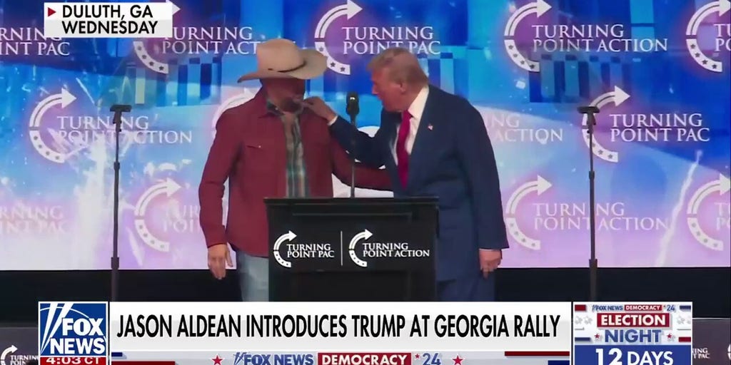 Trump campaigns in Georgia and encourages supporters to vote early