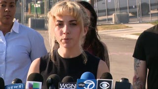 Illinois congressional candidate leads protest outside ICE facility