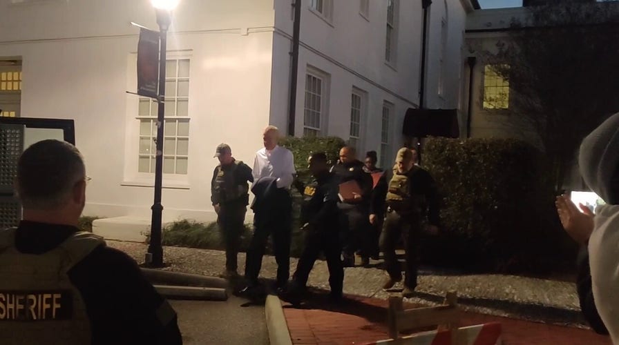 Alex Murdaugh leaves court