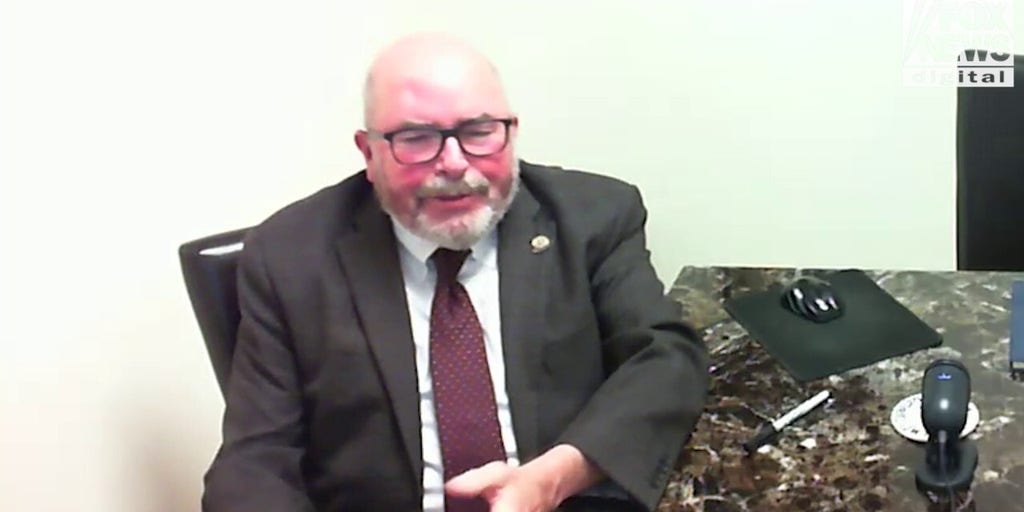 Former NASA insider debunks UFO claims, points to human tech