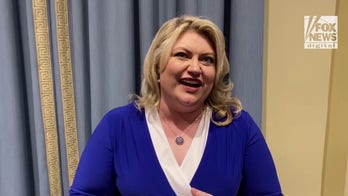 Rep. Cammack challenges Vice President Harris to basketball after viral missed shots