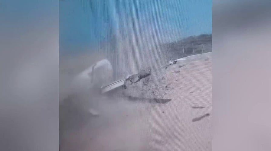 Plane skids off runway at Somalia airport