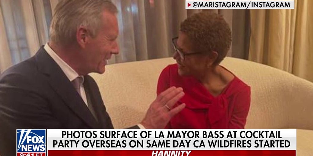 Photo surfaces of Los Angeles Mayor Bass at cocktail party same day fires started