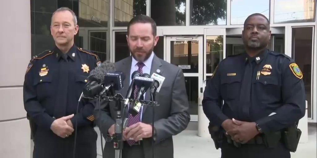 FBI details extradition of TdA leader accused of terrorism, drug trafficking