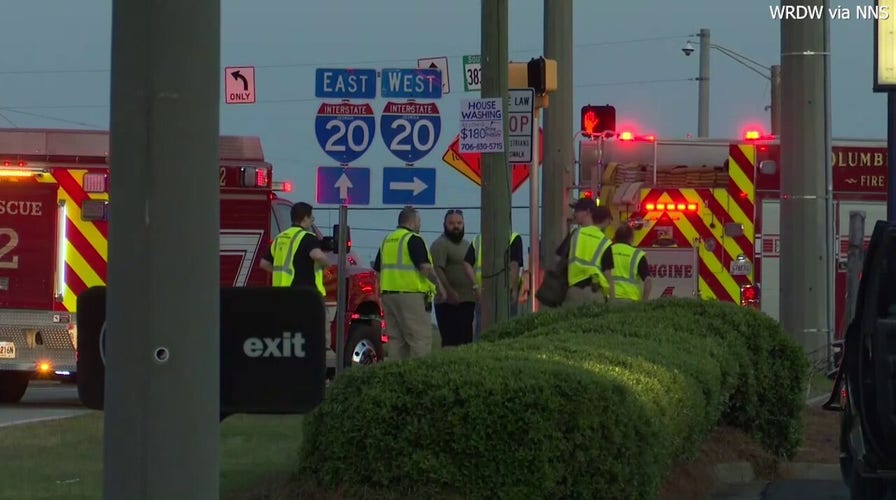 2 officers shot, 1 dead in Georgia traffic stop shooting