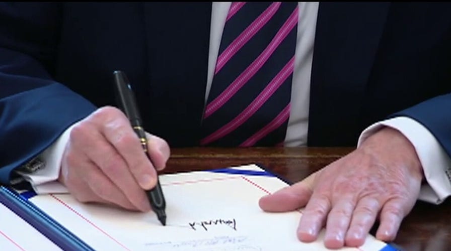 President Trump signs $484B aid bill with additional funding for small businesses, hospitals 