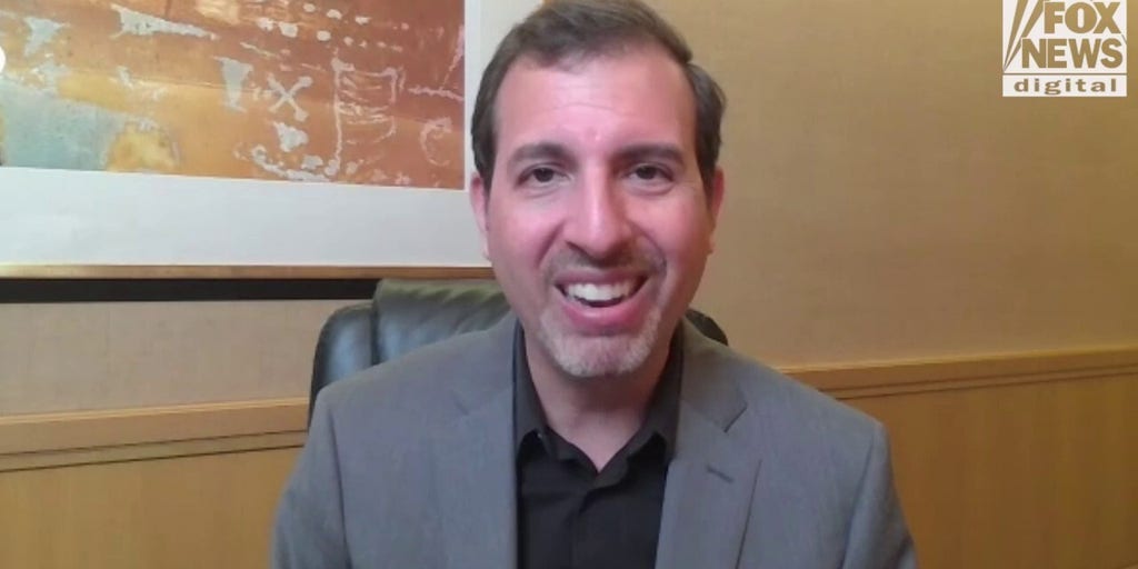 Stay healthy during flu season with these 8 smart tips