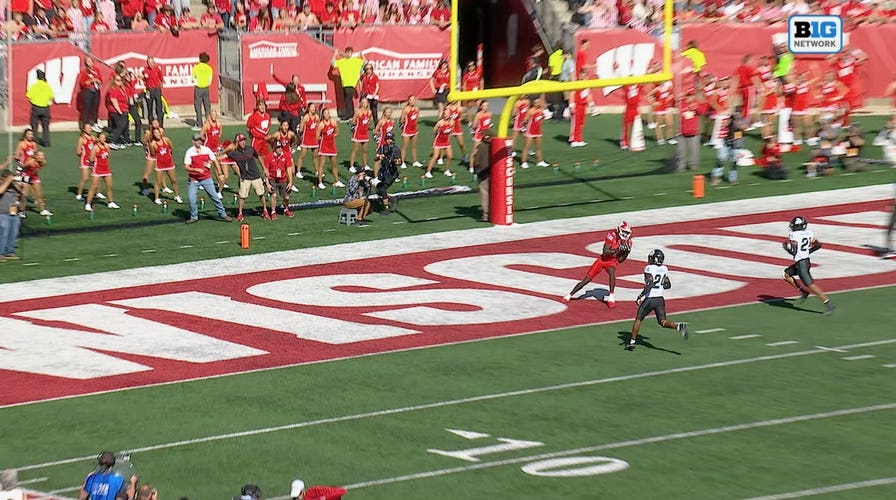 Wisconsin's Colton Joseph connects with Malachi Coleman for 46-yard TD vs Michigan State