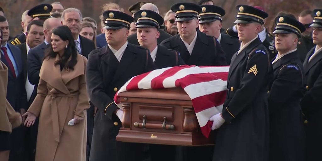 Purple Heart recipient laid to rest with full military honors at Arlington National Cemetery