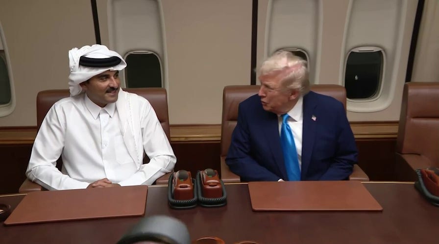 Trump welcomes Qatari leaders aboard Air Force One