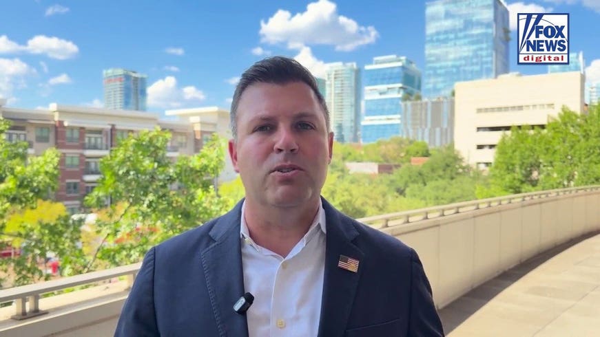 Battleground Republicans talk running close to Trump in midterms