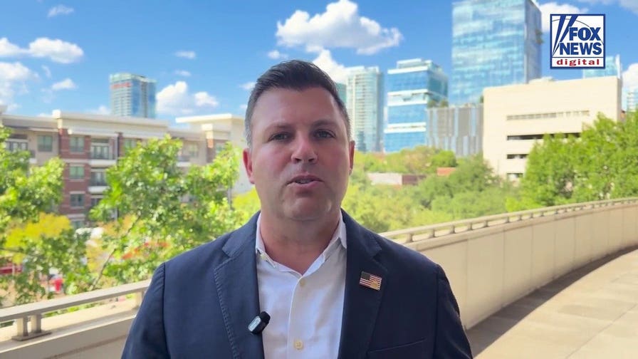 Battleground Republicans talk running close to Trump in midterms